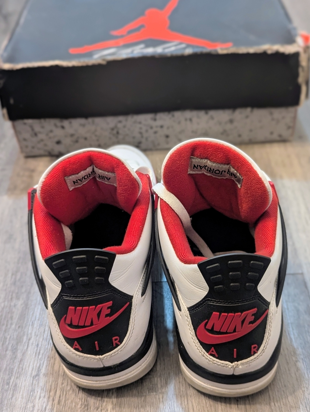 Air Jordan Retro 4 Fire Red - Picture 6 of 9